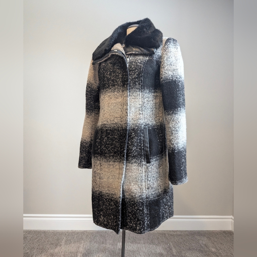 Black Grey Plaid Wool Coat Faux Fur Collar Long Jacket Warm Goth Cozy